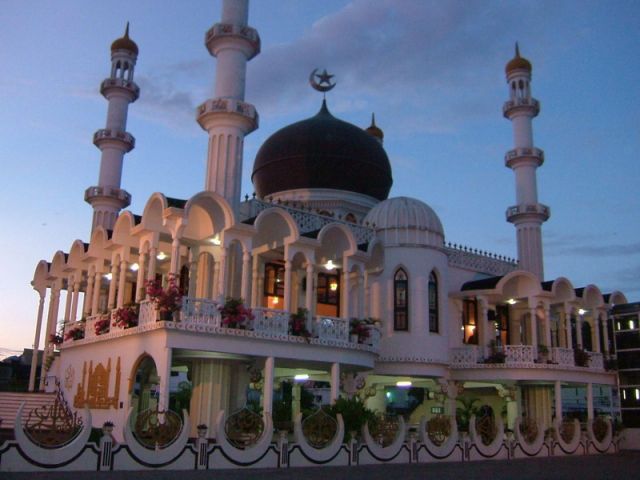 Suriname Mosque in Paramaribo.jpg